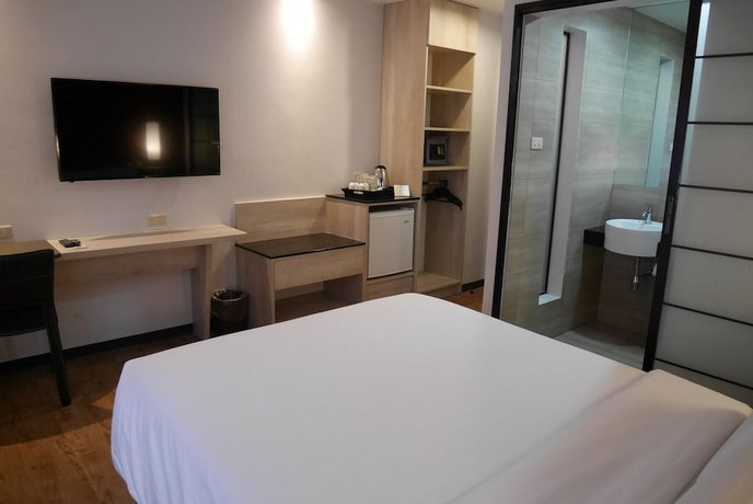 Circle Inn Hotel and Suites Bacolod