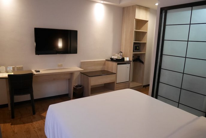 Circle Inn Hotel and Suites Bacolod