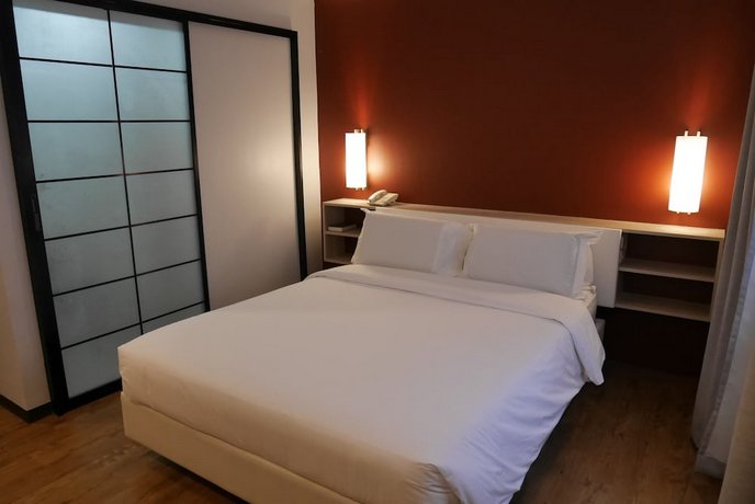 Circle Inn Hotel and Suites Bacolod