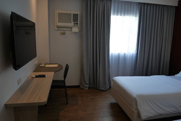 Circle Inn Hotel and Suites Bacolod
