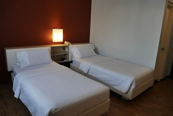 Circle Inn Hotel and Suites Bacolod