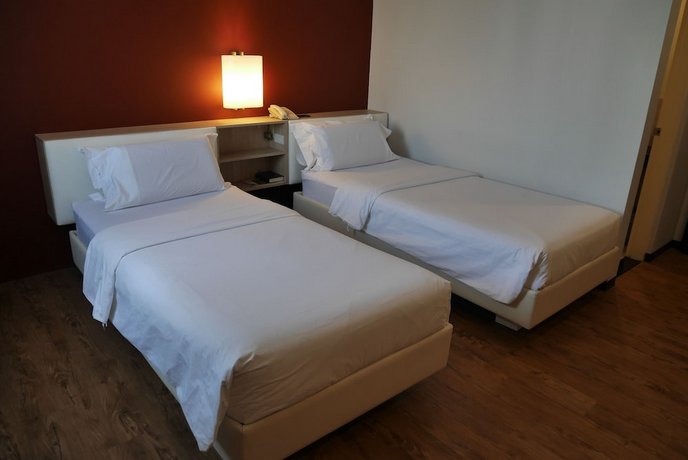 Circle Inn Hotel and Suites Bacolod