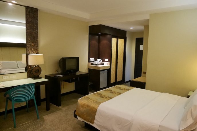 Circle Inn Hotel and Suites Bacolod
