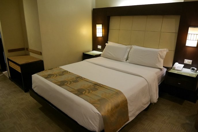 Circle Inn Hotel and Suites Bacolod