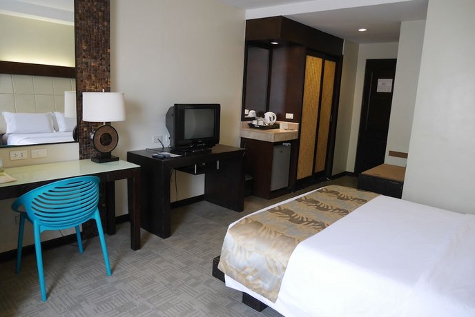Circle Inn Hotel and Suites Bacolod