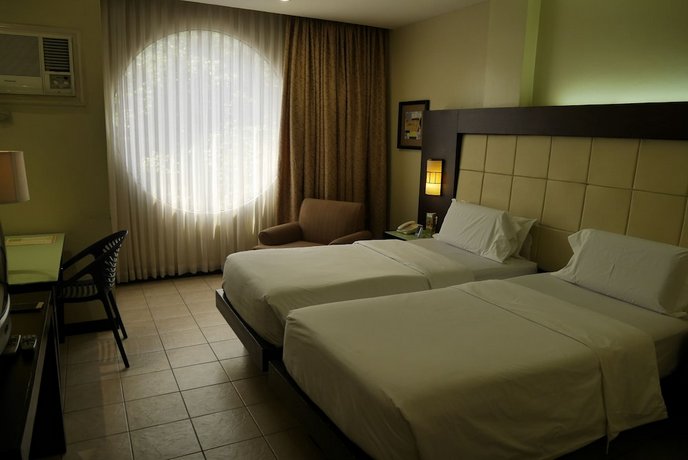 Circle Inn Hotel and Suites Bacolod