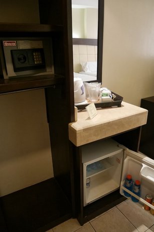 Circle Inn Hotel and Suites Bacolod