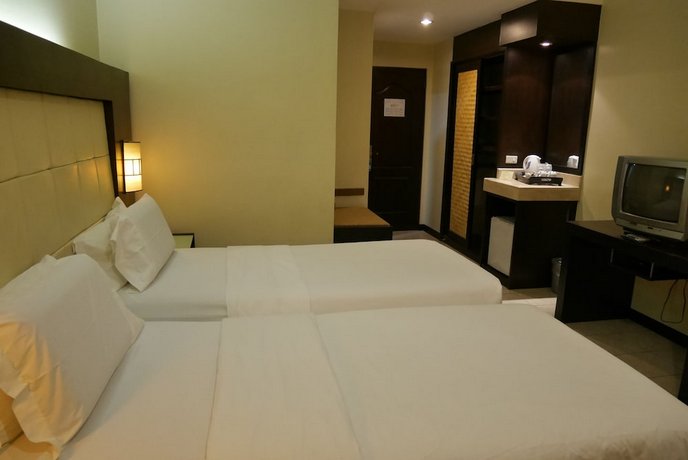 Circle Inn Hotel and Suites Bacolod