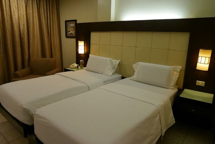 Circle Inn Hotel and Suites Bacolod
