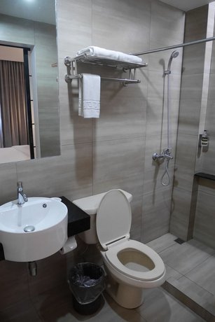 Circle Inn Hotel and Suites Bacolod