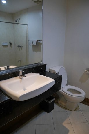 Circle Inn Hotel and Suites Bacolod