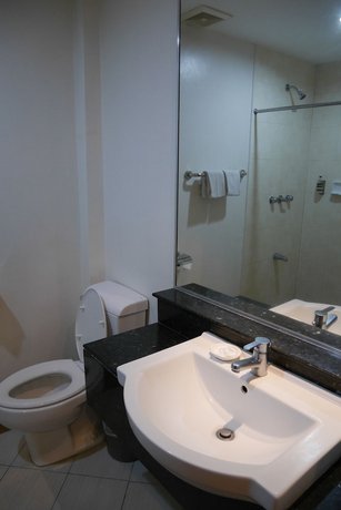 Circle Inn Hotel and Suites Bacolod