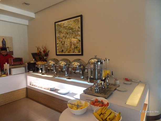 Circle Inn Hotel and Suites Bacolod