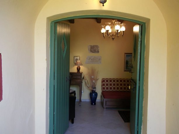 Villa De Loulia