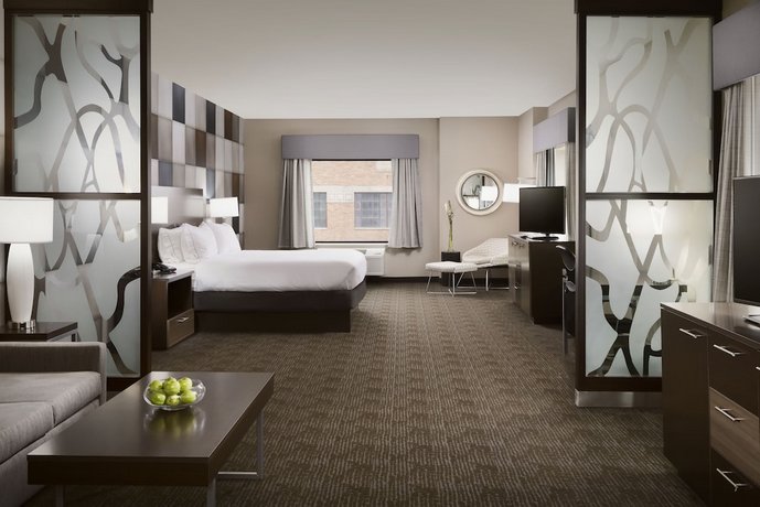 Holiday Inn Express & Suites Oklahoma City Downtown - Bricktown