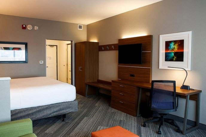 Holiday Inn Express & Suites Downtown Louisville