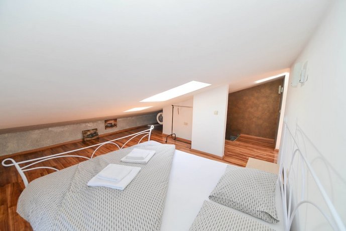 J & P Apartments