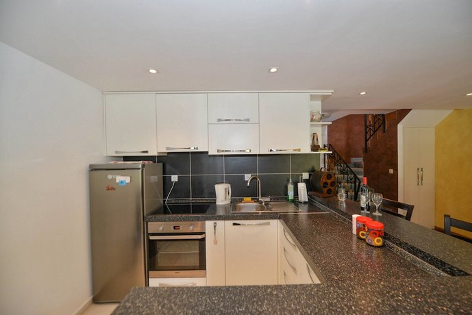 J & P Apartments
