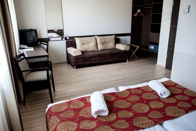 CE Plaza Hotel