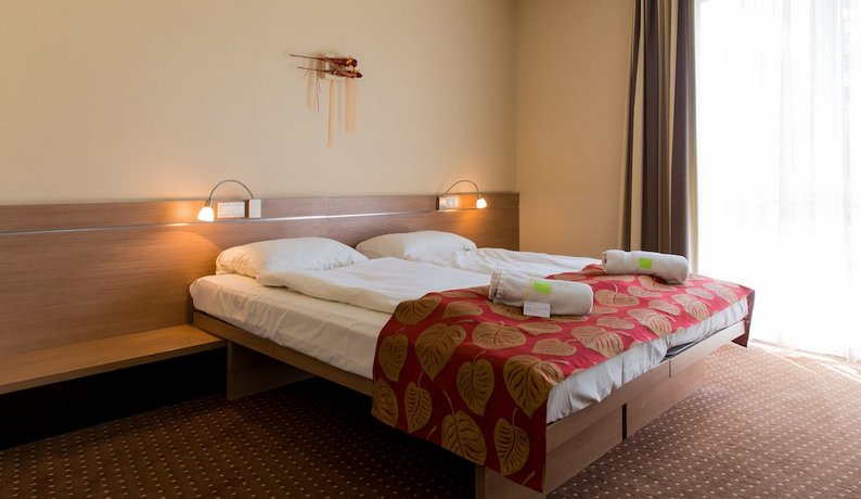 CE Plaza Hotel