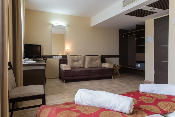 CE Plaza Hotel