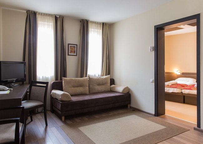 CE Plaza Hotel