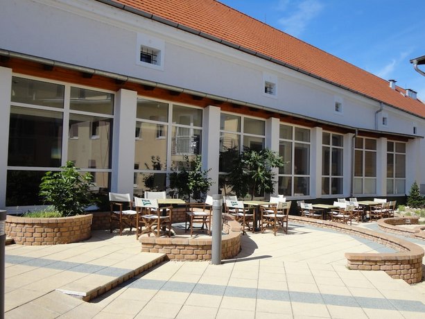 CE Plaza Hotel