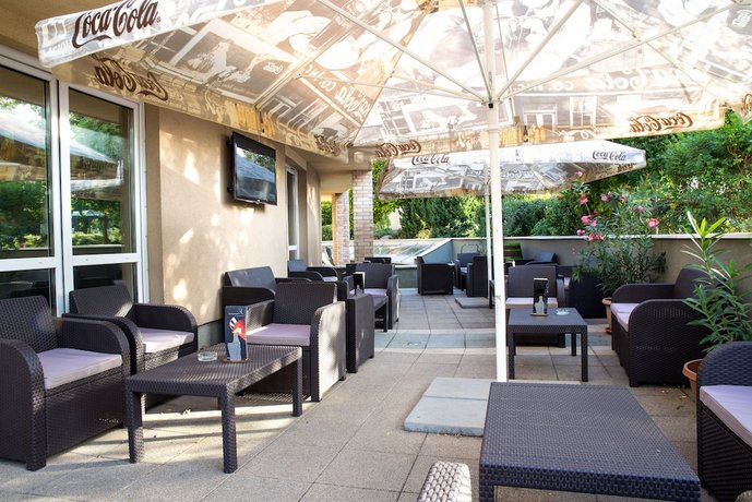 CE Plaza Hotel