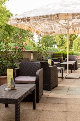 CE Plaza Hotel