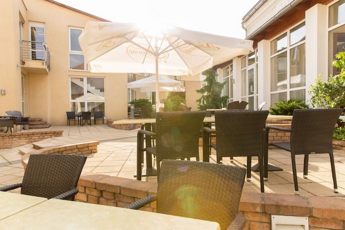 CE Plaza Hotel