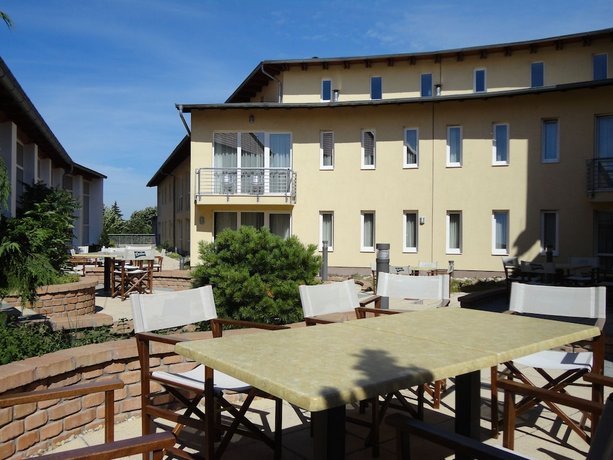 CE Plaza Hotel