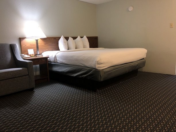 Rocky Waters Motor Inn