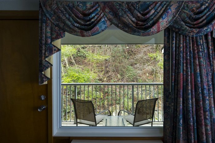 Rocky Waters Motor Inn