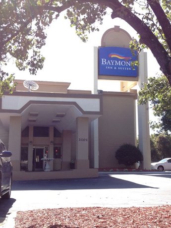 Baymont by Wyndham Charlotte Airport Coliseum Hotel