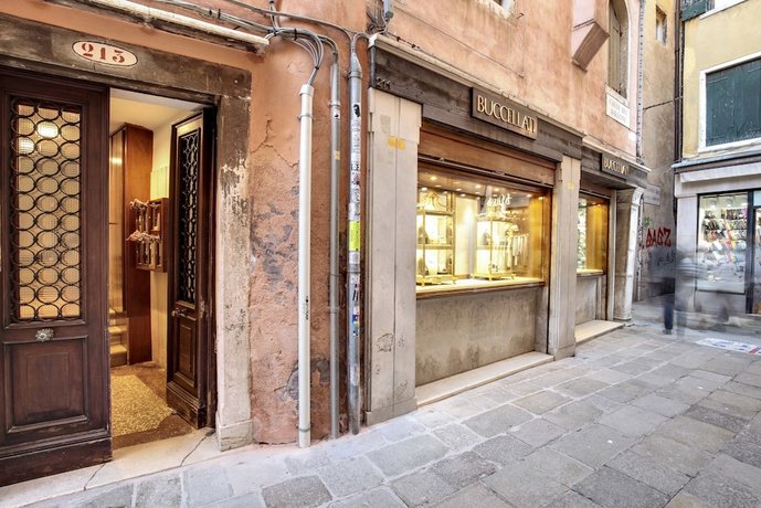 Byron San Marco Venice