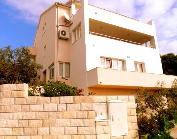 Apartments Pera Hvar Town