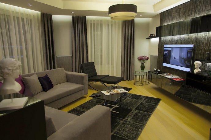 The Leos Residence