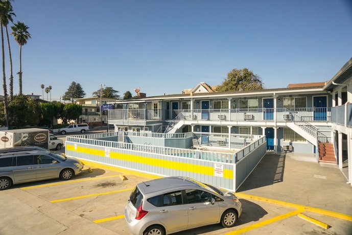 Salt Air Lodge