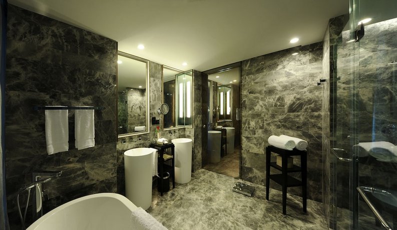 Rhombus Park Aura Chengdu Hotel
