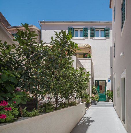 Balatura The Fine Bed&Breakfast Split (ex. Balatura Split Luxury Rooms)