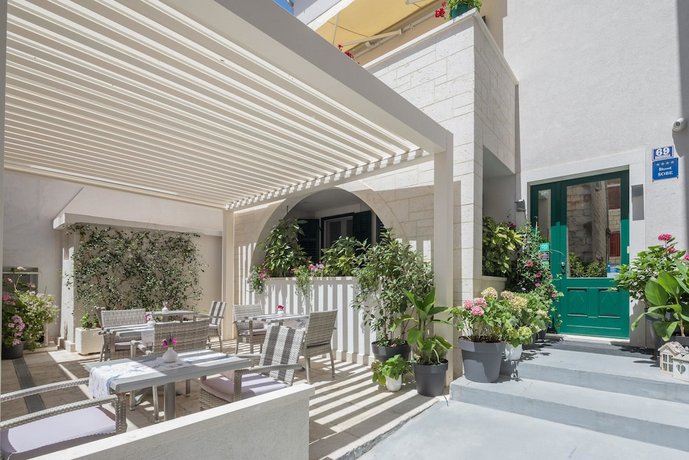 Balatura The Fine Bed&Breakfast Split (ex. Balatura Split Luxury Rooms)