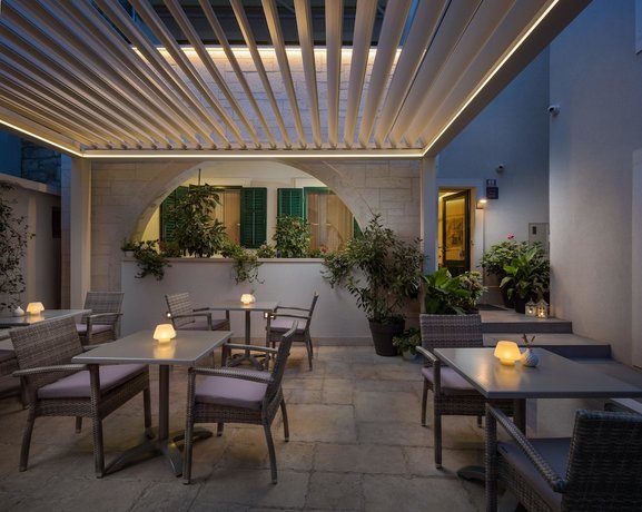 Balatura The Fine Bed&Breakfast Split (ex. Balatura Split Luxury Rooms)