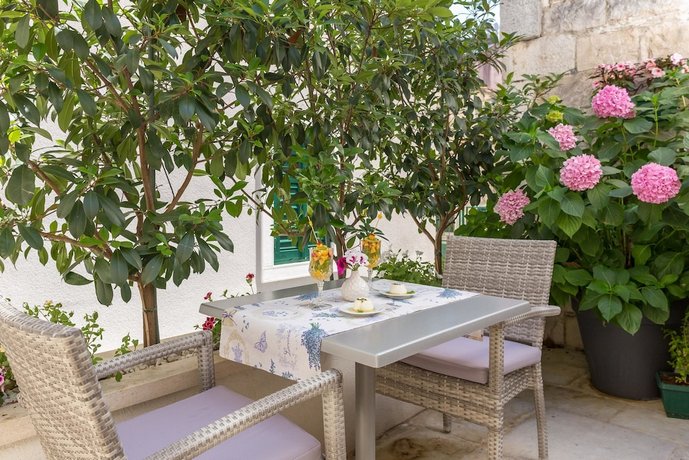 Balatura The Fine Bed&Breakfast Split (ex. Balatura Split Luxury Rooms)