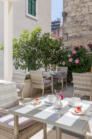 Balatura The Fine Bed&Breakfast Split (ex. Balatura Split Luxury Rooms)
