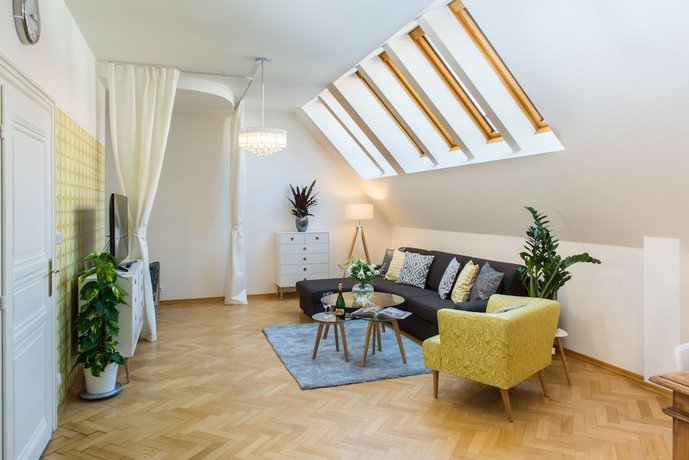 Romantic Luxury In Old Town Prague
