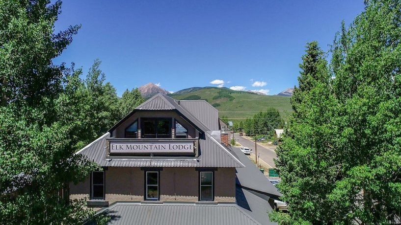 Elk Mountain Lodge