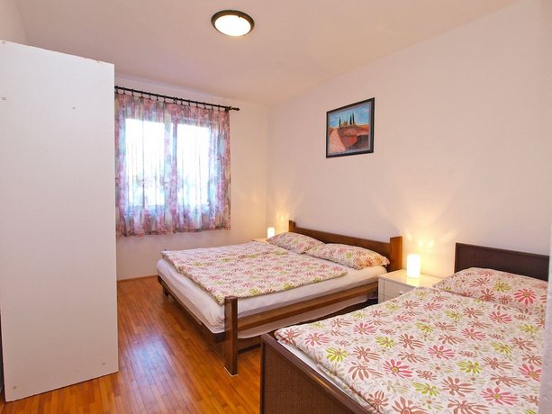 Apartments Dragica 929