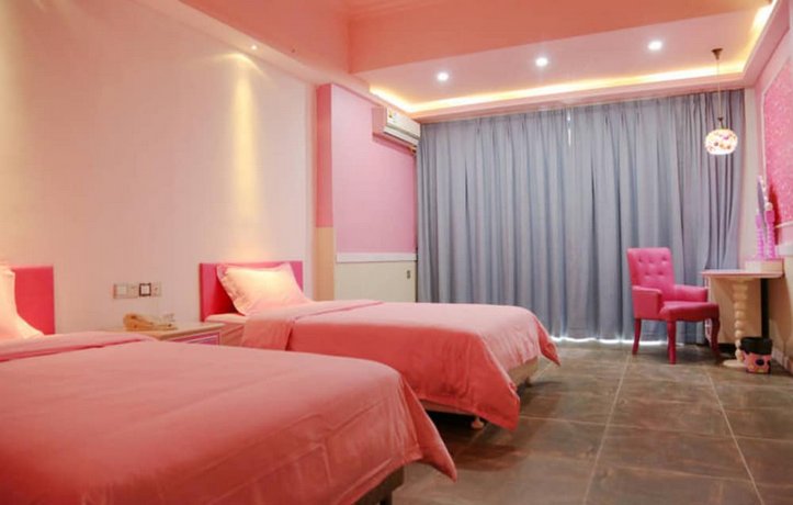 Golden Days Hotel