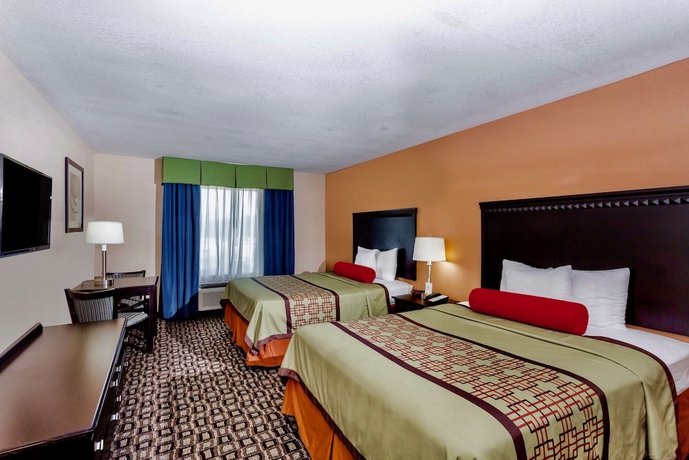 Days Inn & Suites by Wyndham Savannah North I-95