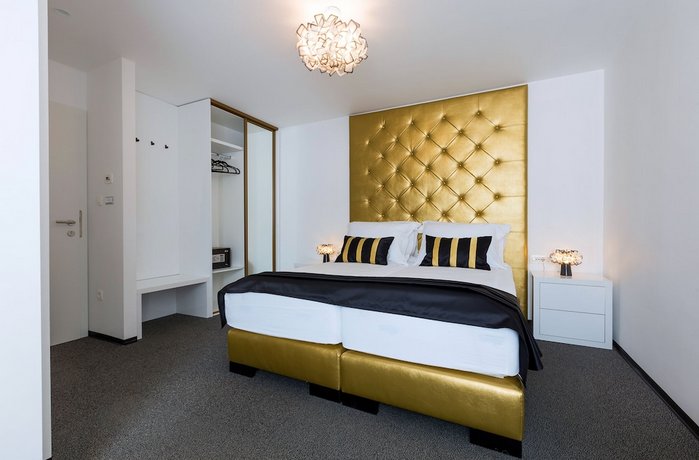 B Gold B&B